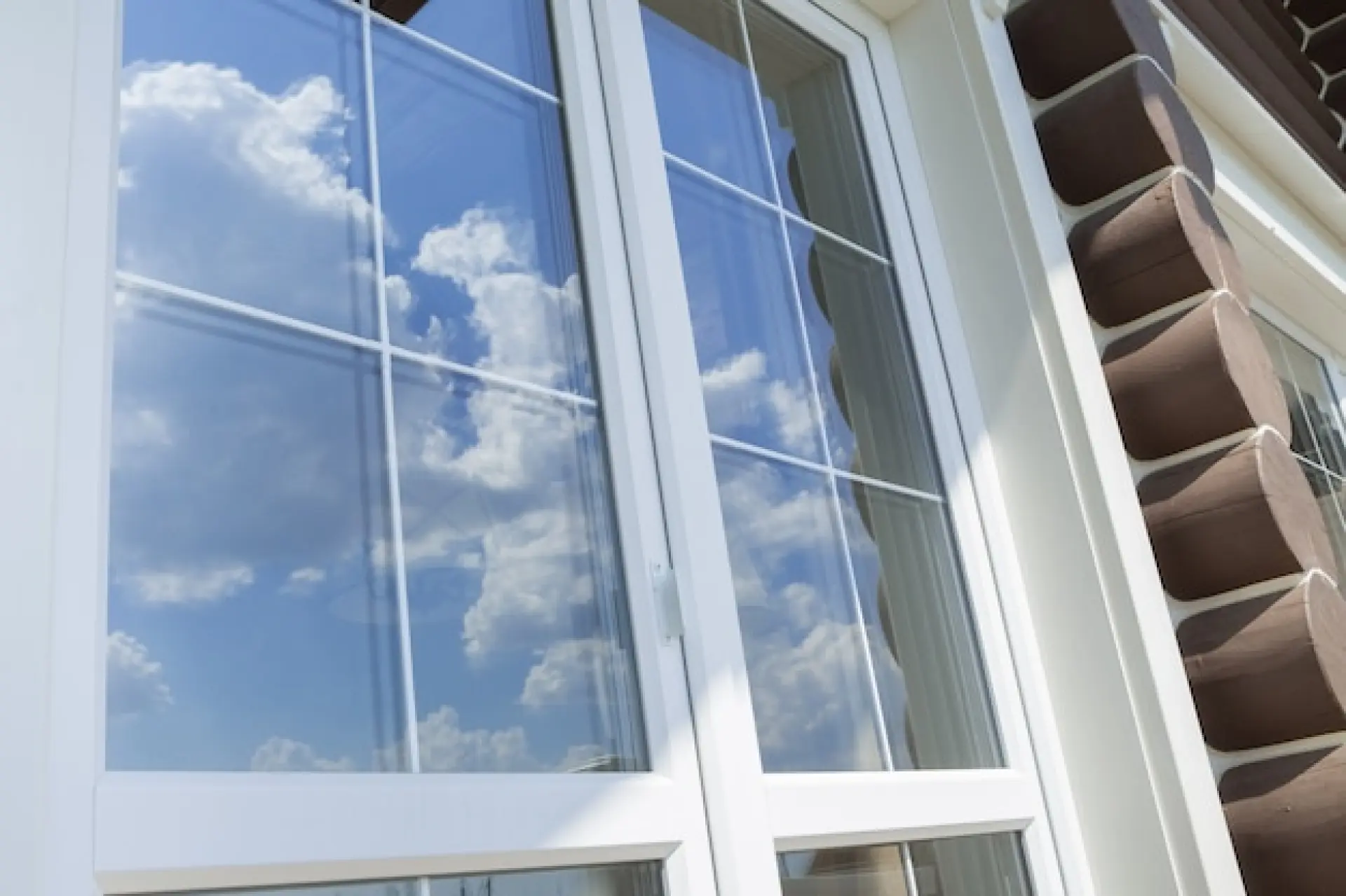 Crack in window - Signs Your Home Needs Glazing Repairs